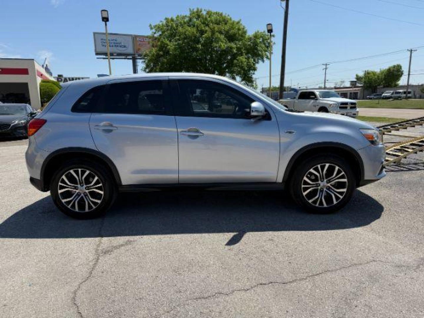 2017 SILVER Mitsubishi Outlander Sport 2.0 ES (JA4AP3AU1HZ) with an 2L I-4 DOHC engine, located at 2715 W Pioneer Pkwy, Arlington, TX, 76013, (817) 265-9009, 32.710262, -97.153236 - Photo#6