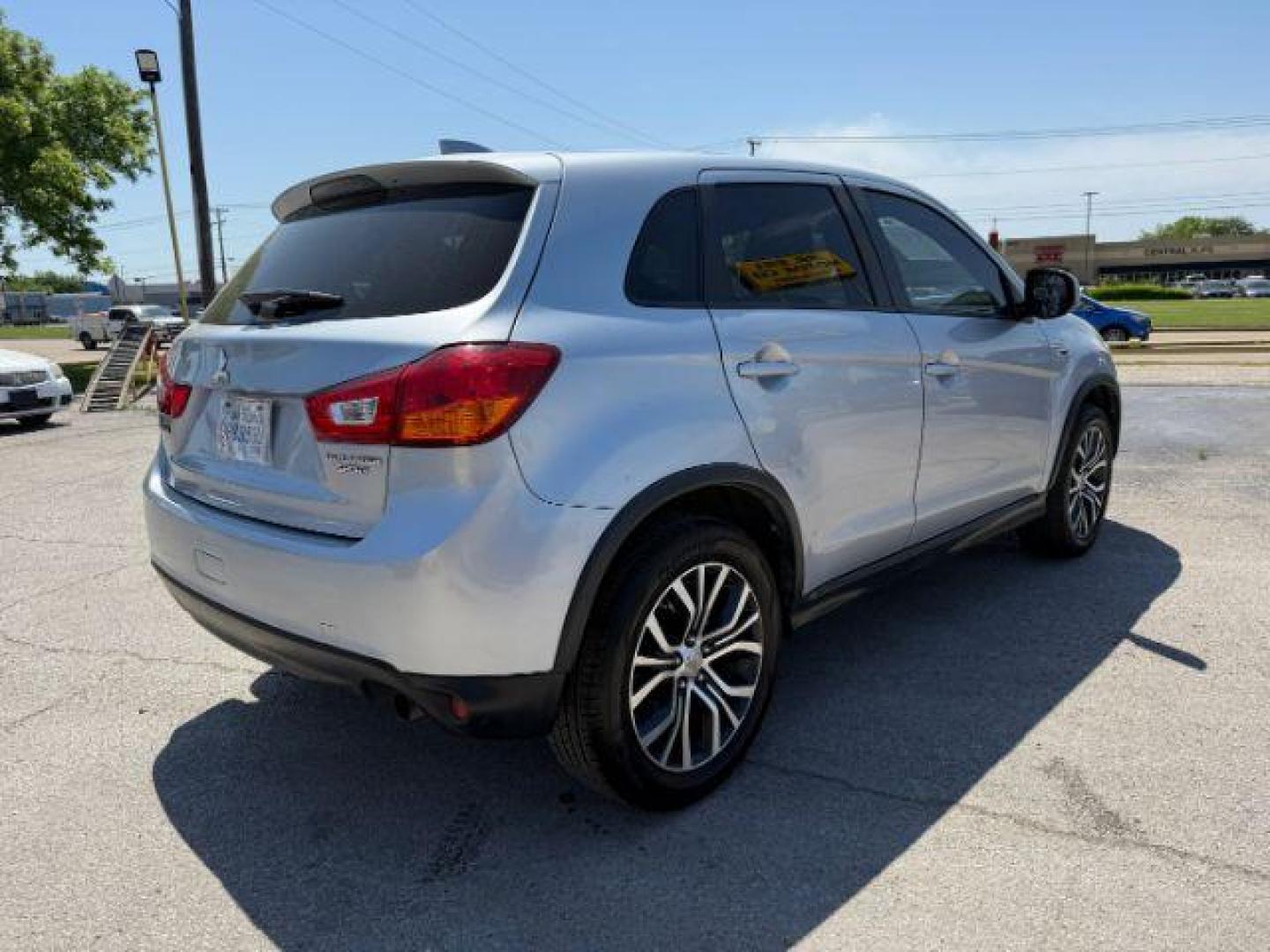2017 SILVER Mitsubishi Outlander Sport 2.0 ES (JA4AP3AU1HZ) with an 2L I-4 DOHC engine, located at 2715 W Pioneer Pkwy, Arlington, TX, 76013, (817) 265-9009, 32.710262, -97.153236 - Photo#7