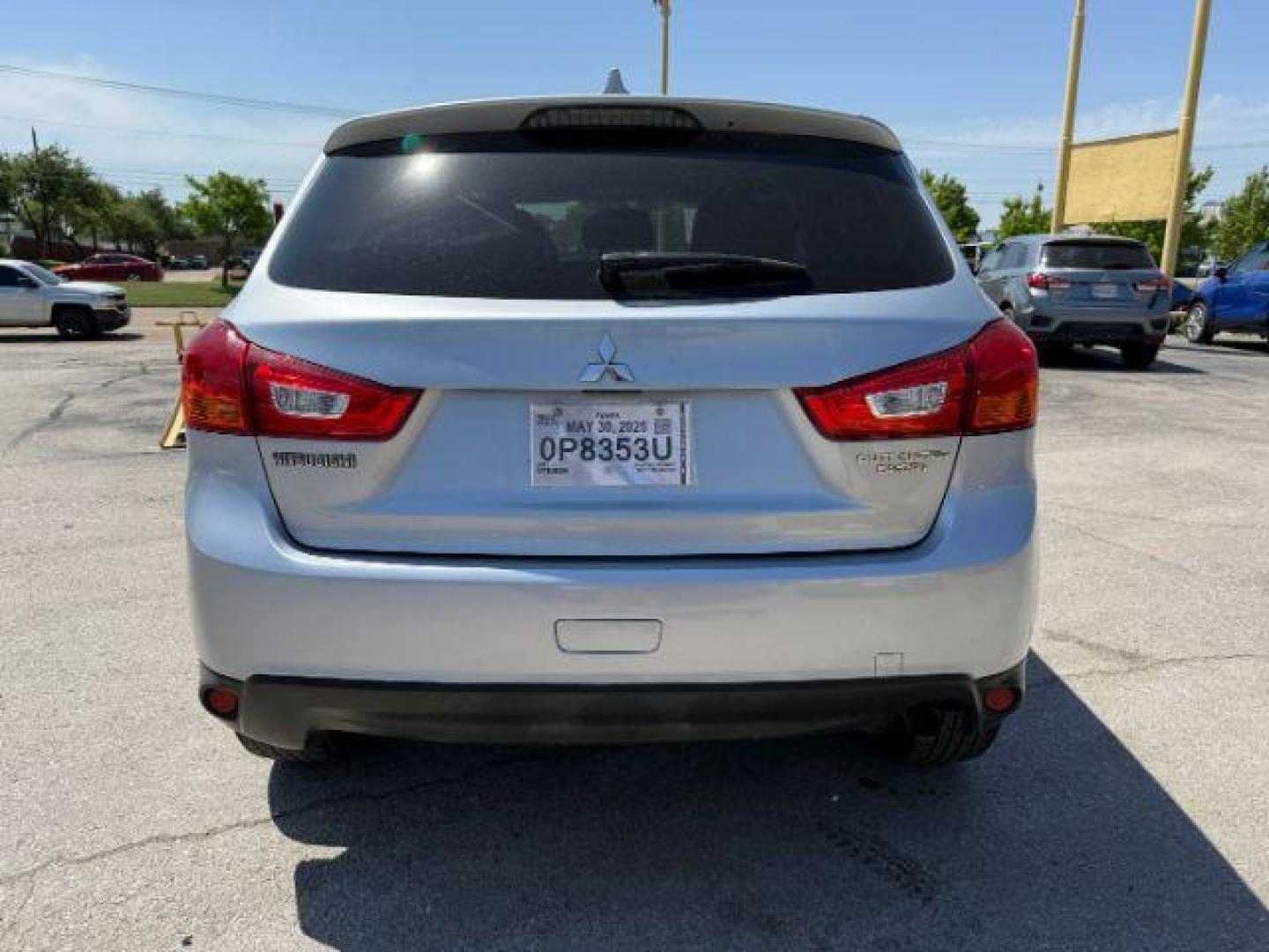 2017 SILVER Mitsubishi Outlander Sport 2.0 ES (JA4AP3AU1HZ) with an 2L I-4 DOHC engine, located at 2715 W Pioneer Pkwy, Arlington, TX, 76013, (817) 265-9009, 32.710262, -97.153236 - Photo#8