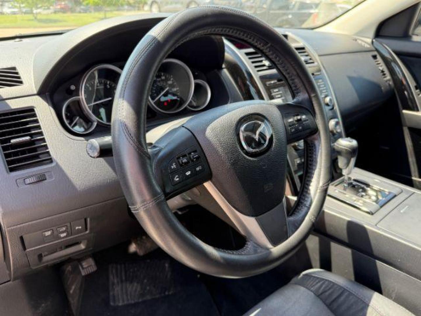2015 SILVER Mazda CX-9 Touring (JM3TB2CA3F0) with an 3.7L V-6 DOHC engine, located at 2715 W Pioneer Pkwy, Arlington, TX, 76013, (817) 265-9009, 32.710262, -97.153236 - Photo#16