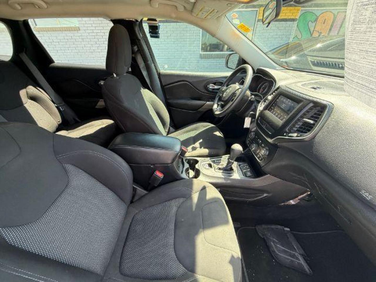 2019 WHITE Jeep Cherokee Latitude FWD (1C4PJLCB6KD) with an 2.4L L4 DOHC 16V engine, 9-Speed Automatic transmission, located at 2715 W Pioneer Pkwy, Arlington, TX, 76013, (817) 265-9009, 32.710262, -97.153236 - Photo#11