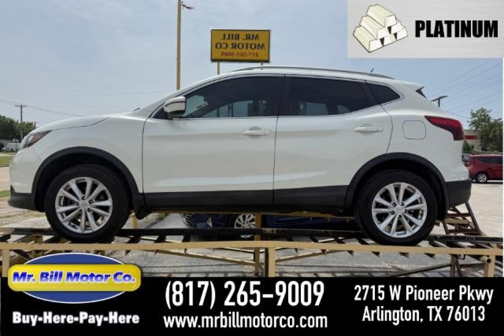 2018 WHITE Nissan Rogue Sport SV (JN1BJ1CR7JW) with an 2L I-4 gasoline dire engine, located at 2715 W Pioneer Pkwy, Arlington, TX, 76013, (817) 265-9009, 32.710262, -97.153236 - Photo#0