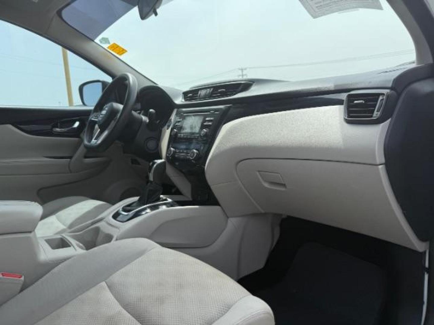 2018 WHITE Nissan Rogue Sport SV (JN1BJ1CR7JW) with an 2L I-4 gasoline dire engine, located at 2715 W Pioneer Pkwy, Arlington, TX, 76013, (817) 265-9009, 32.710262, -97.153236 - Photo#16