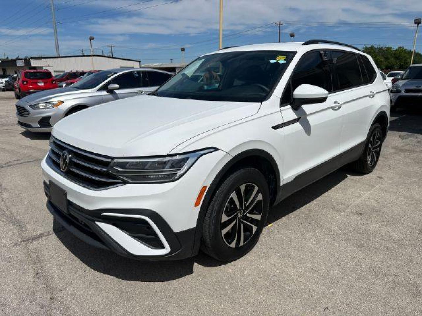 2022 WHITE Volkswagen Tiguan 2.0T S (3VV1B7AX5NM) with an 2L I-4 gasoline direct injection engine, located at 2715 W Pioneer Pkwy, Arlington, TX, 76013, (817) 265-9009, 32.710262, -97.153236 - Photo#3