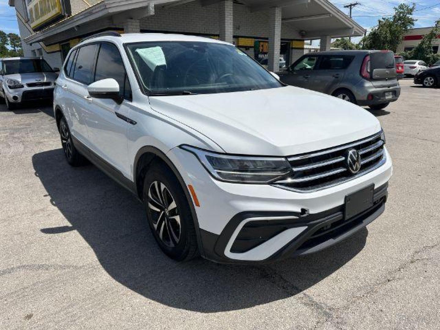 2022 WHITE Volkswagen Tiguan 2.0T S (3VV1B7AX5NM) with an 2L I-4 gasoline direct injection engine, located at 2715 W Pioneer Pkwy, Arlington, TX, 76013, (817) 265-9009, 32.710262, -97.153236 - Photo#5