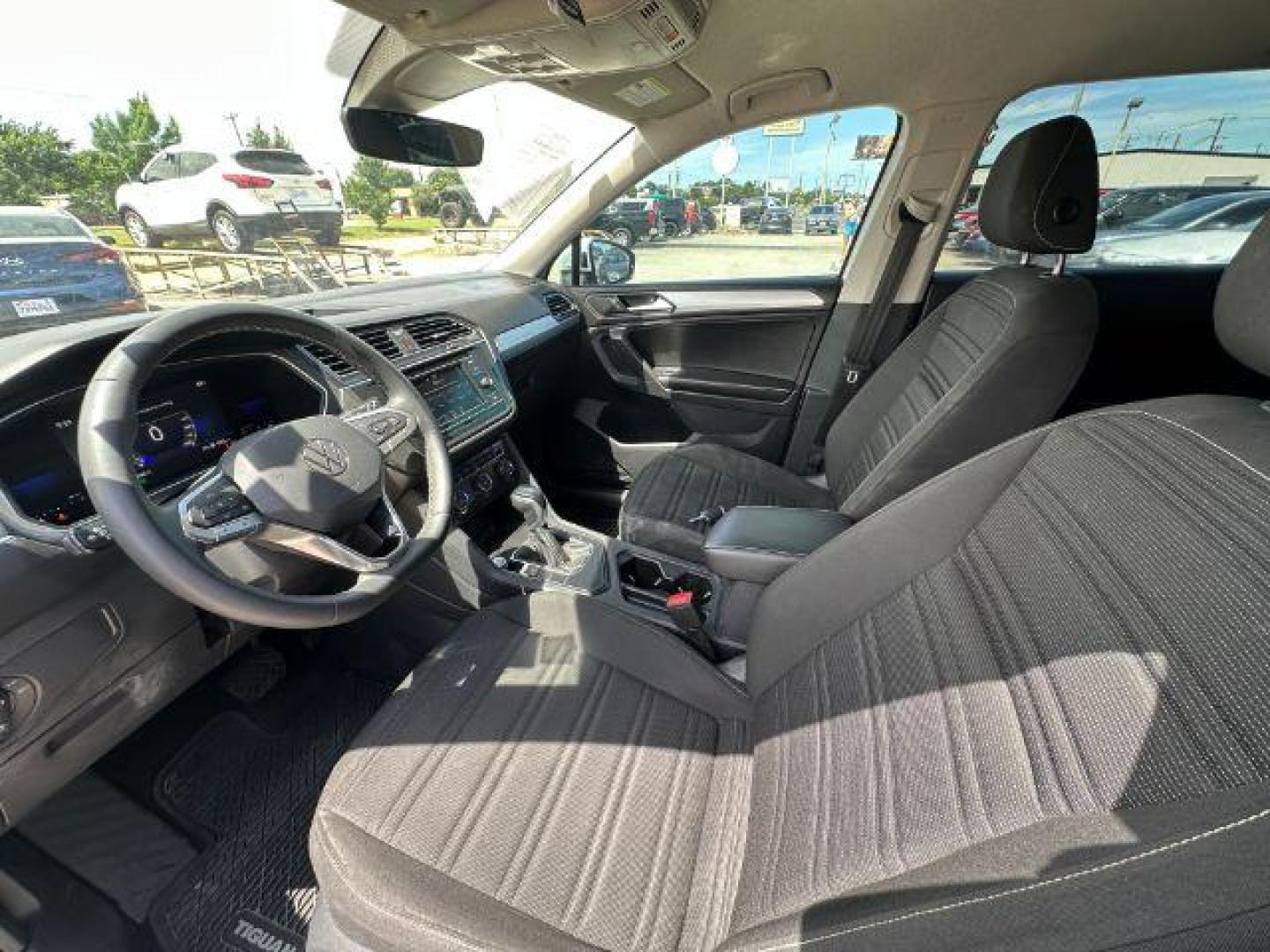 2022 WHITE Volkswagen Tiguan 2.0T S (3VV1B7AX5NM) with an 2L I-4 gasoline direct injection engine, located at 2715 W Pioneer Pkwy, Arlington, TX, 76013, (817) 265-9009, 32.710262, -97.153236 - Photo#15