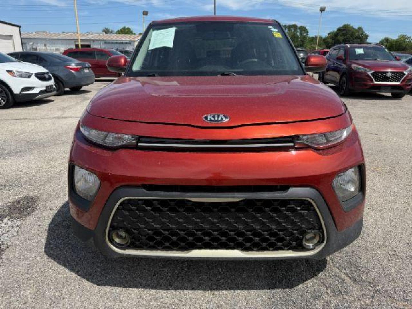 2021 ORANGE Kia Soul LX (KNDJ23AU8M7) with an 2L I-4 DOHC engine, located at 2715 W Pioneer Pkwy, Arlington, TX, 76013, (817) 265-9009, 32.710262, -97.153236 - Photo#4