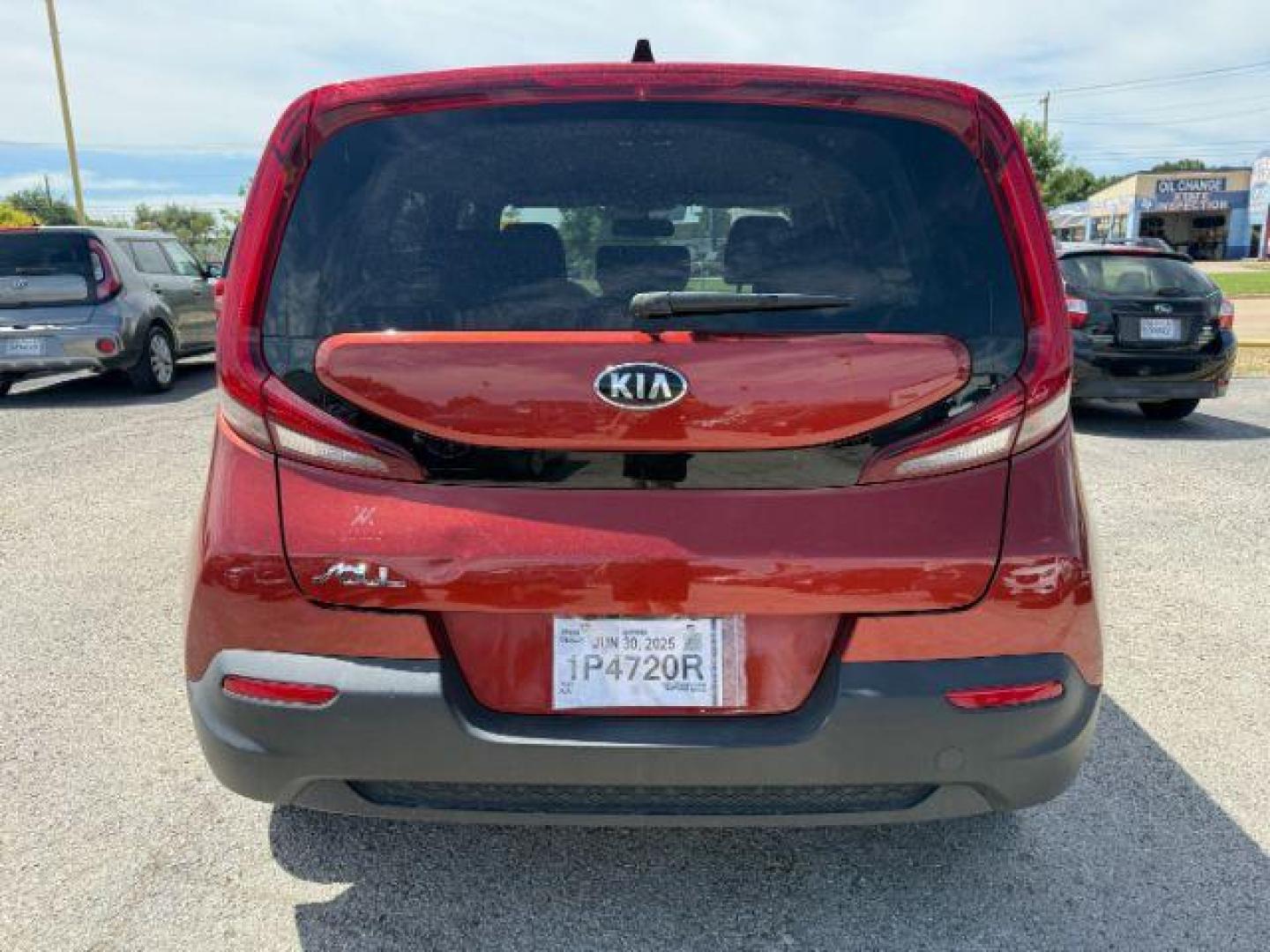 2021 ORANGE Kia Soul LX (KNDJ23AU8M7) with an 2L I-4 DOHC engine, located at 2715 W Pioneer Pkwy, Arlington, TX, 76013, (817) 265-9009, 32.710262, -97.153236 - Photo#8