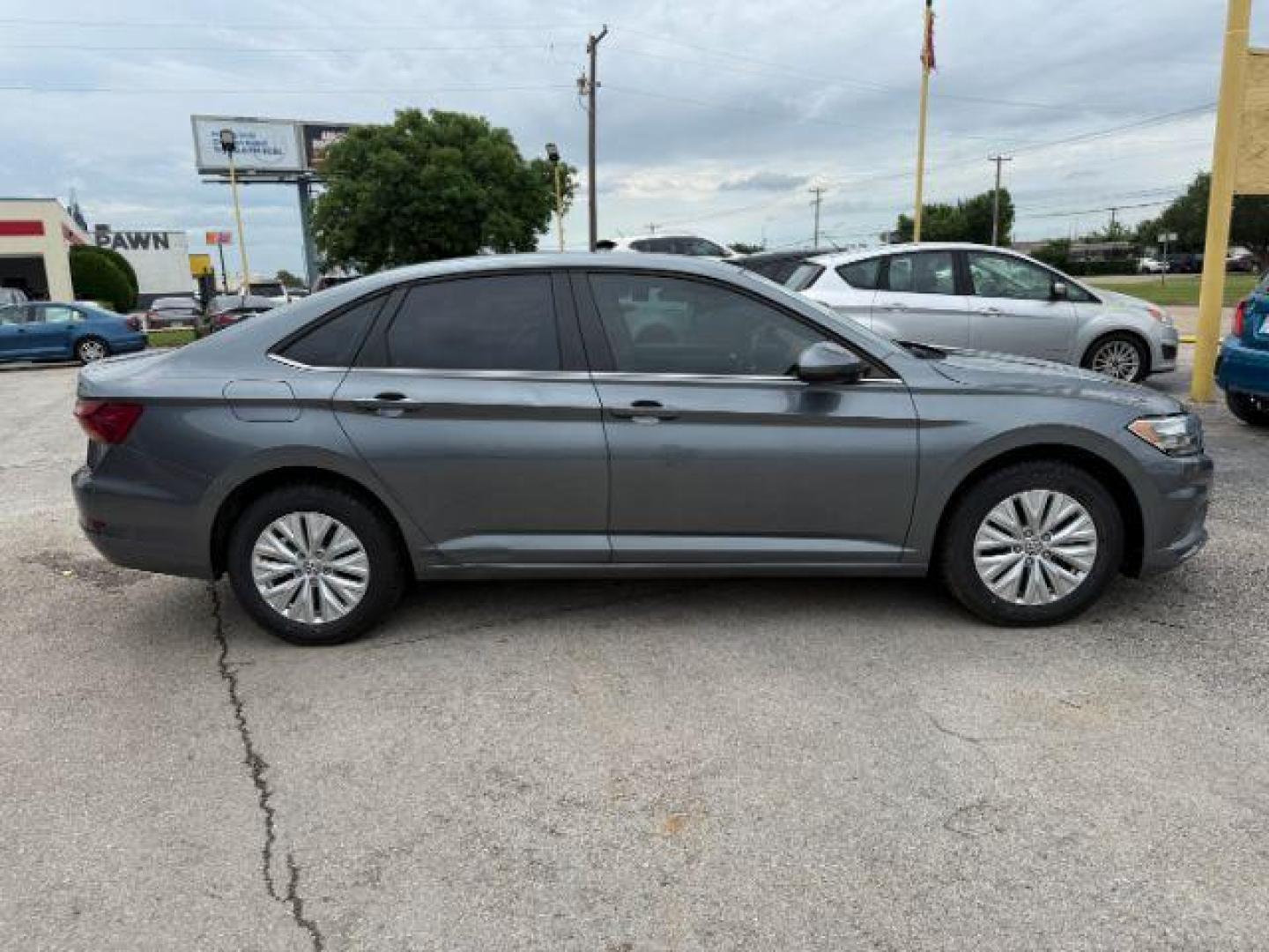 2019 GRAY Volkswagen Jetta 1.4T S | 1.4T SE | 1.4T R-Line (3VWCB7BU5KM) with an 1.4L I-4 gasoline direct injection engine, located at 2715 W Pioneer Pkwy, Arlington, TX, 76013, (817) 265-9009, 32.710262, -97.153236 - Photo#6