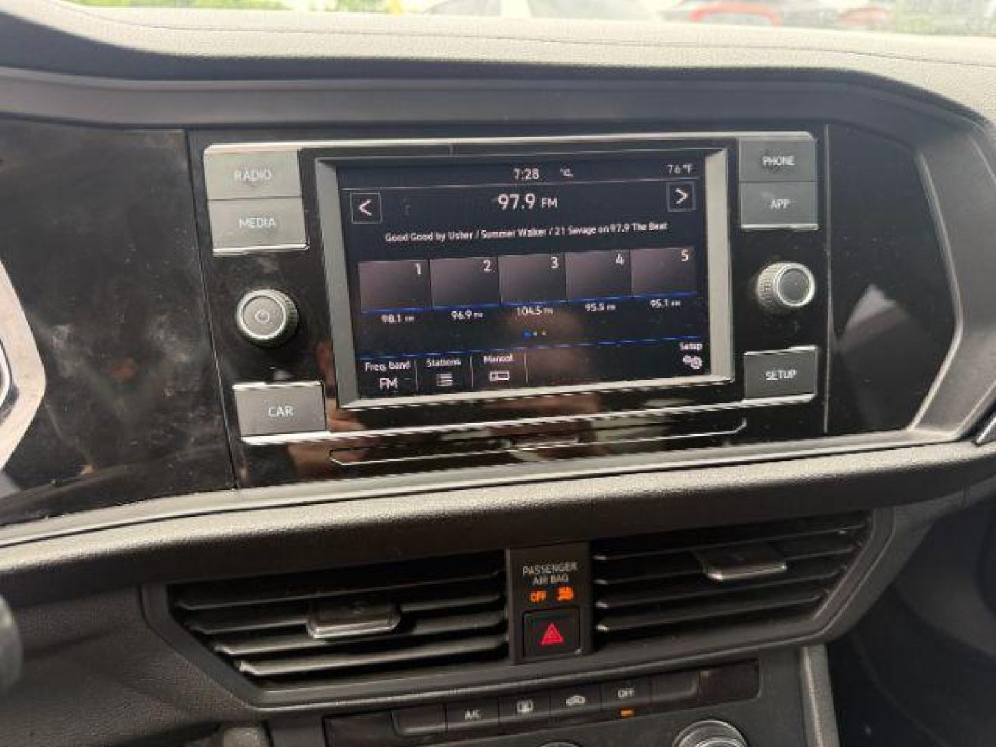 2019 GRAY Volkswagen Jetta 1.4T S | 1.4T SE | 1.4T R-Line (3VWCB7BU5KM) with an 1.4L I-4 gasoline direct injection engine, located at 2715 W Pioneer Pkwy, Arlington, TX, 76013, (817) 265-9009, 32.710262, -97.153236 - Photo#17