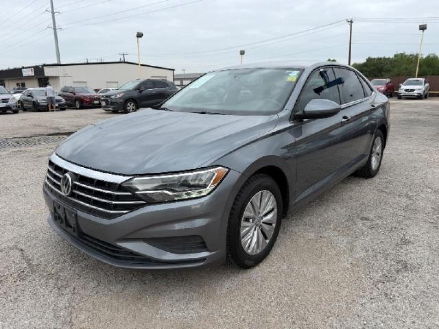 2019 GRAY Volkswagen Jetta 1.4T S | 1.4T SE | 1 (3VWCB7BU5KM) with an 1.4L I-4 gasoline di engine, located at 2715 W Pioneer Pkwy, Arlington, TX, 76013, (817) 265-9009, 32.710262, -97.153236 - Photo#4