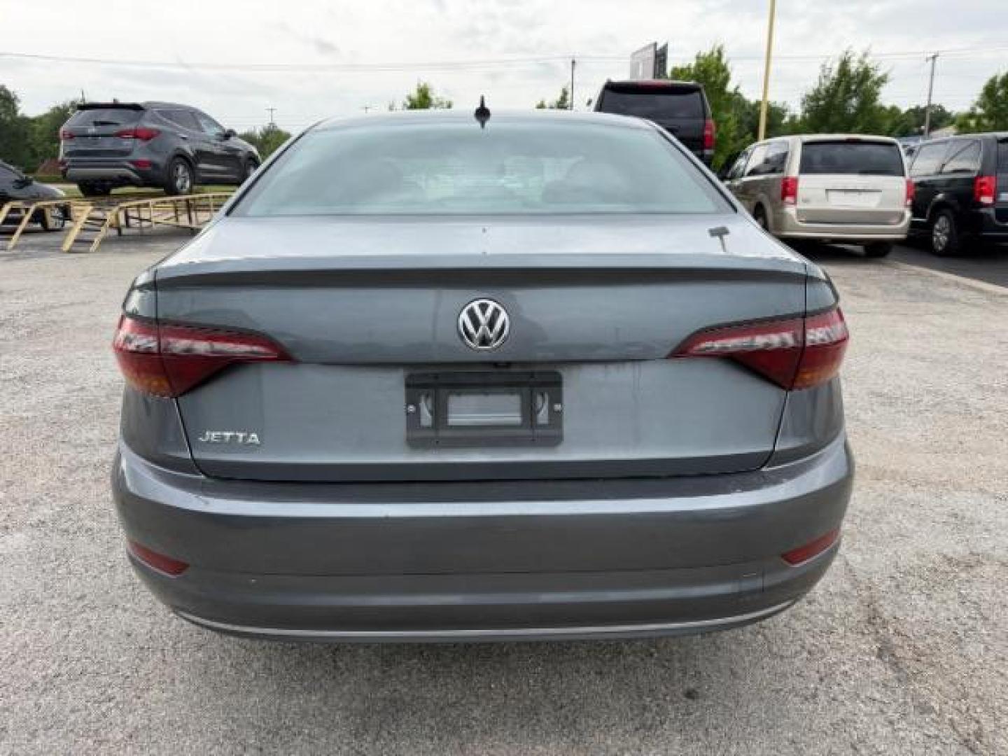 2019 GRAY Volkswagen Jetta 1.4T S | 1.4T SE | 1 (3VWCB7BU5KM) with an 1.4L I-4 gasoline di engine, located at 2715 W Pioneer Pkwy, Arlington, TX, 76013, (817) 265-9009, 32.710262, -97.153236 - Photo#8