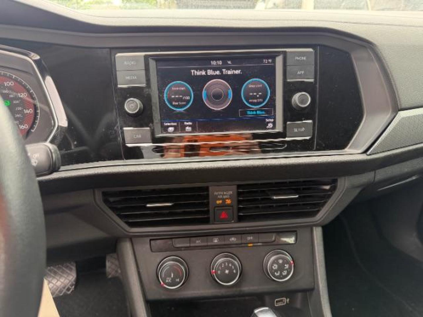 2019 GRAY Volkswagen Jetta 1.4T S | 1.4T SE | 1 (3VWCB7BU5KM) with an 1.4L I-4 gasoline di engine, located at 2715 W Pioneer Pkwy, Arlington, TX, 76013, (817) 265-9009, 32.710262, -97.153236 - Photo#17