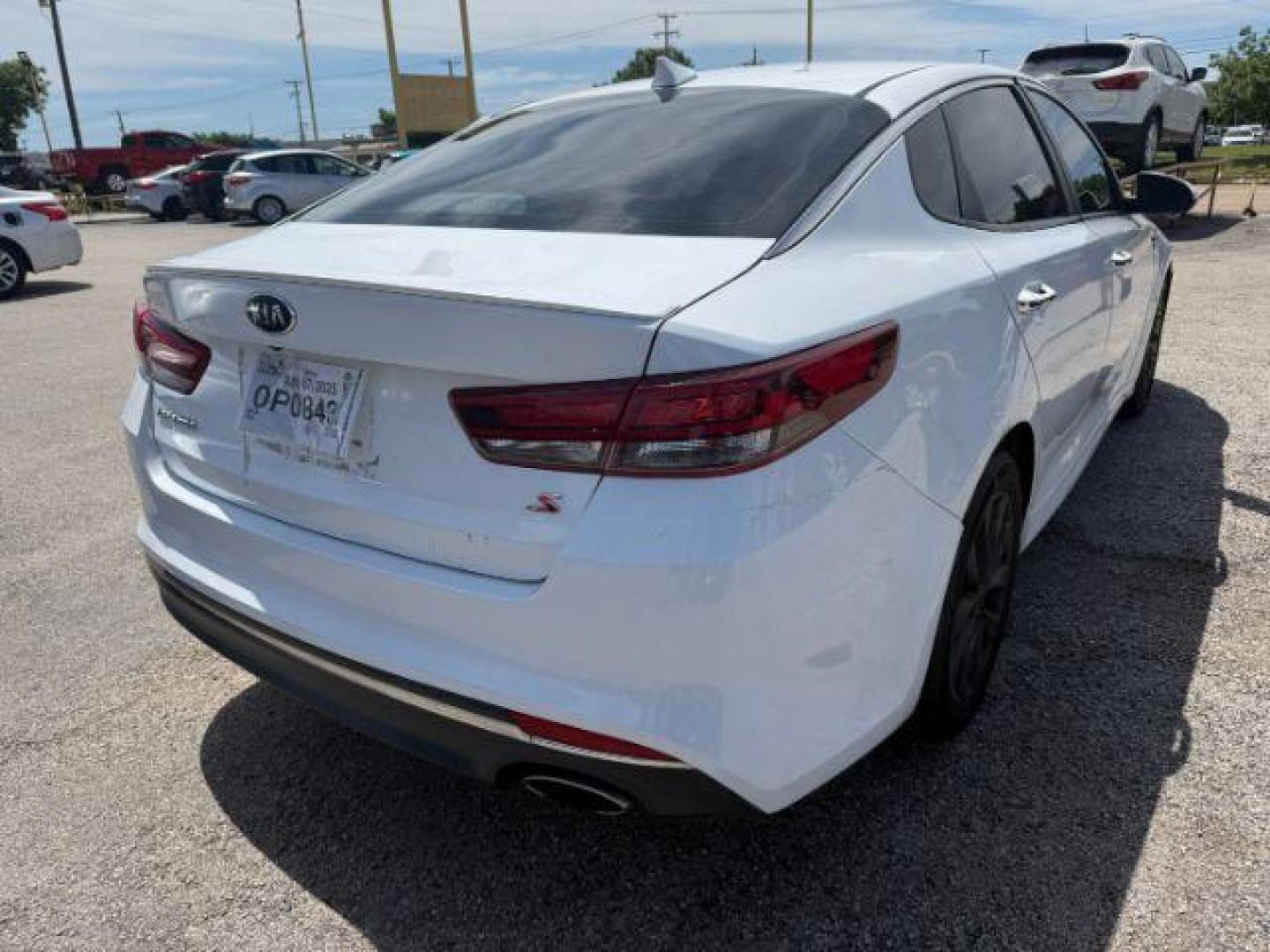 2018 WHITE Kia Optima LX (5XXGT4L38JG) with an 2.4L L4 DOHC 16V engine, 6-Speed Automatic transmission, located at 2715 W Pioneer Pkwy, Arlington, TX, 76013, (817) 265-9009, 32.710262, -97.153236 - Photo#6