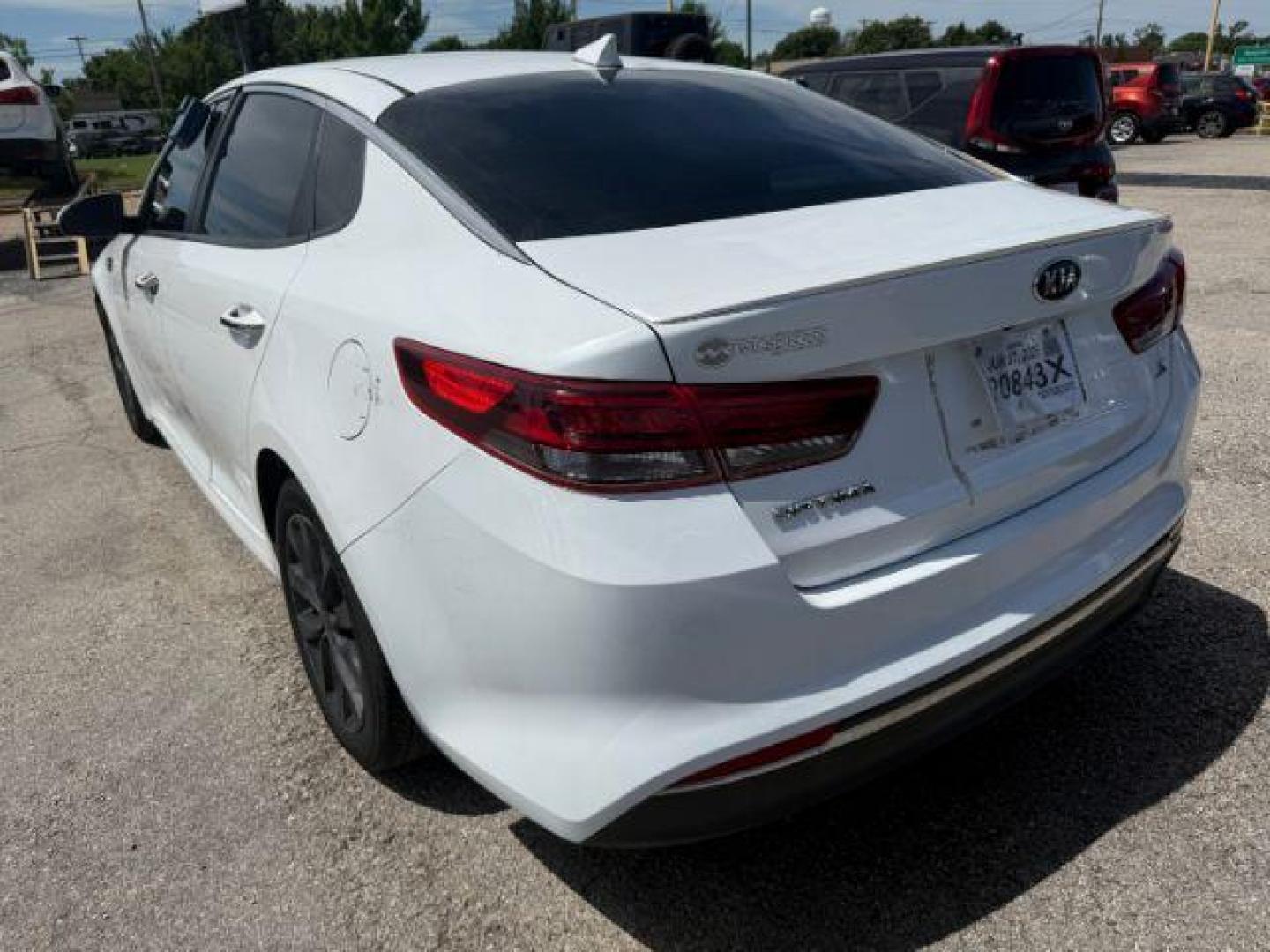 2018 WHITE Kia Optima LX (5XXGT4L38JG) with an 2.4L L4 DOHC 16V engine, 6-Speed Automatic transmission, located at 2715 W Pioneer Pkwy, Arlington, TX, 76013, (817) 265-9009, 32.710262, -97.153236 - Photo#8