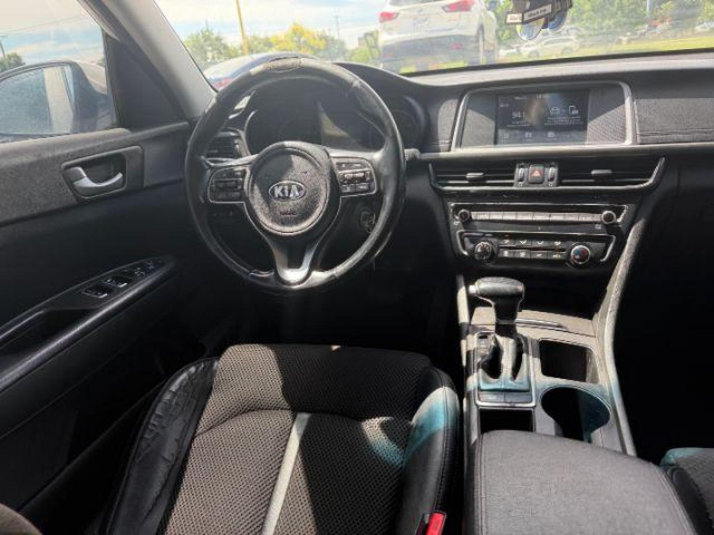 2018 WHITE Kia Optima LX (5XXGT4L38JG) with an 2.4L L4 DOHC 16V engine, 6-Speed Automatic transmission, located at 2715 W Pioneer Pkwy, Arlington, TX, 76013, (817) 265-9009, 32.710262, -97.153236 - Photo#13