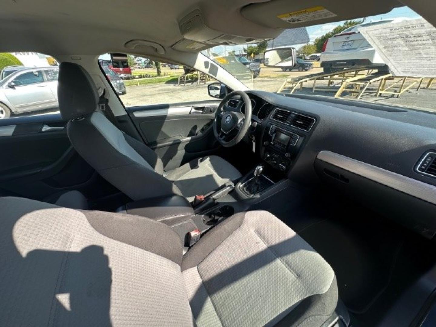2017 BLUE Volkswagen Jetta 1.4T S 6A (3VW2B7AJ7HM) with an 1.4L L4 DOHC 16V engine, 6-Speed Automatic transmission, located at 2715 W Pioneer Pkwy, Arlington, TX, 76013, (817) 265-9009, 32.710262, -97.153236- Photo#9