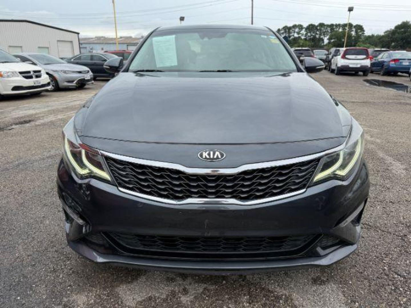 2020 GRAY Kia Optima LX (5XXGT4L34LG) with an Theta II 2.4L I-4 gasoline direct injection engine, located at 2715 W Pioneer Pkwy, Arlington, TX, 76013, (817) 265-9009, 32.710262, -97.153236 - Photo#4