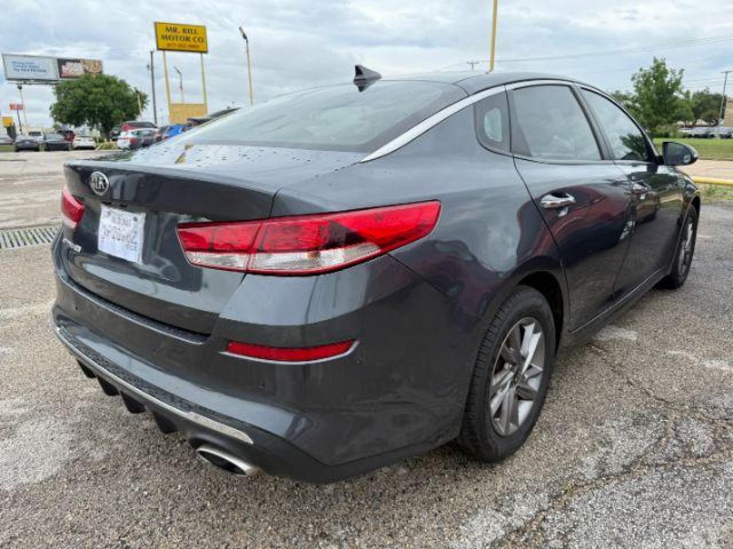 2020 GRAY Kia Optima LX (5XXGT4L34LG) with an Theta II 2.4L I-4 gasoline direct injection engine, located at 2715 W Pioneer Pkwy, Arlington, TX, 76013, (817) 265-9009, 32.710262, -97.153236 - Photo#6