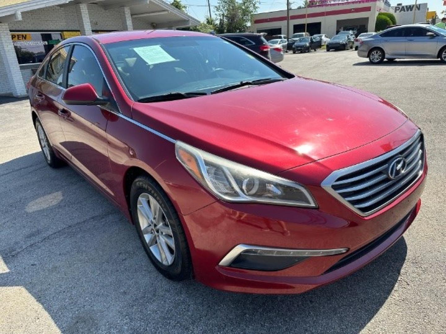 2015 RED Hyundai Sonata SE (5NPE24AF8FH) with an 2.4L L4 DOHC 16V engine, 7-Speed Automatic transmission, located at 2715 W Pioneer Pkwy, Arlington, TX, 76013, (817) 265-9009, 32.710262, -97.153236- Photo#5