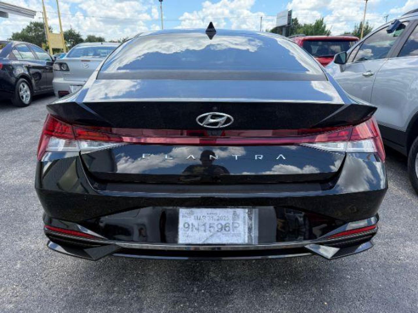 2021 BLACK HYUNDAI ELANTRA ULTIMATE (KMHLN4AG9MU) , located at 2715 W Pioneer Pkwy, Arlington, TX, 76013, (817) 265-9009, 32.710262, -97.153236 - Photo#8
