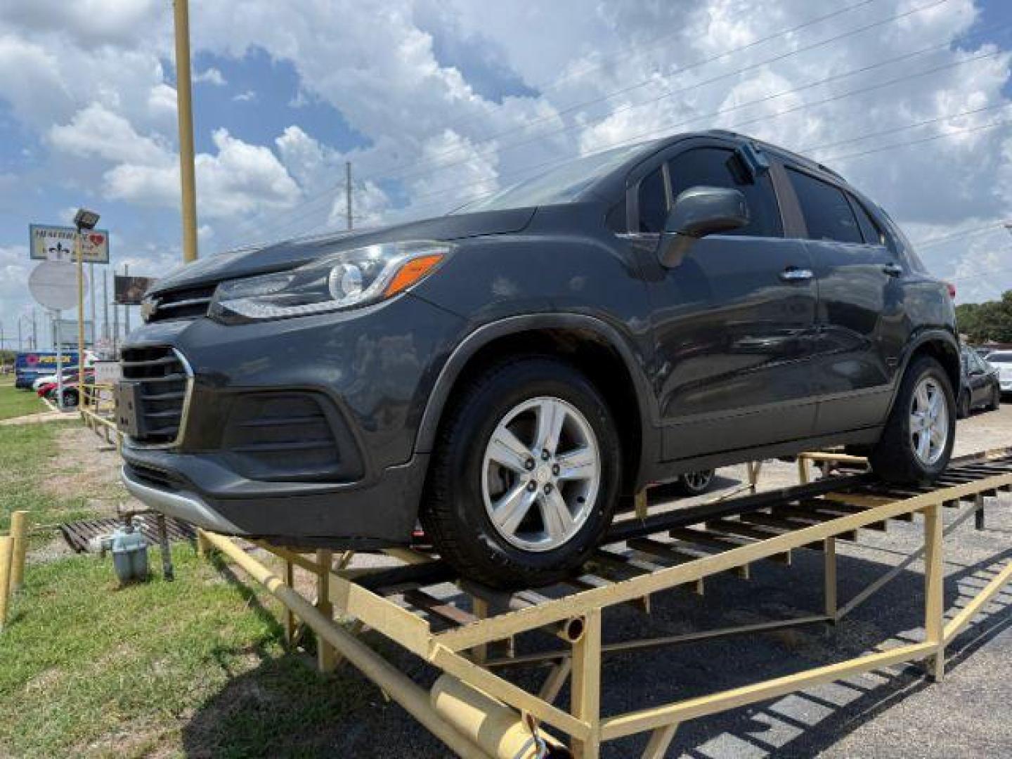 2018 GRAY Chevrolet Trax LT (3GNCJLSB5JL) with an ECOTEC 1.4L I-4 DOHC engine, located at 2715 W Pioneer Pkwy, Arlington, TX, 76013, (817) 265-9009, 32.710262, -97.153236 - Photo#2