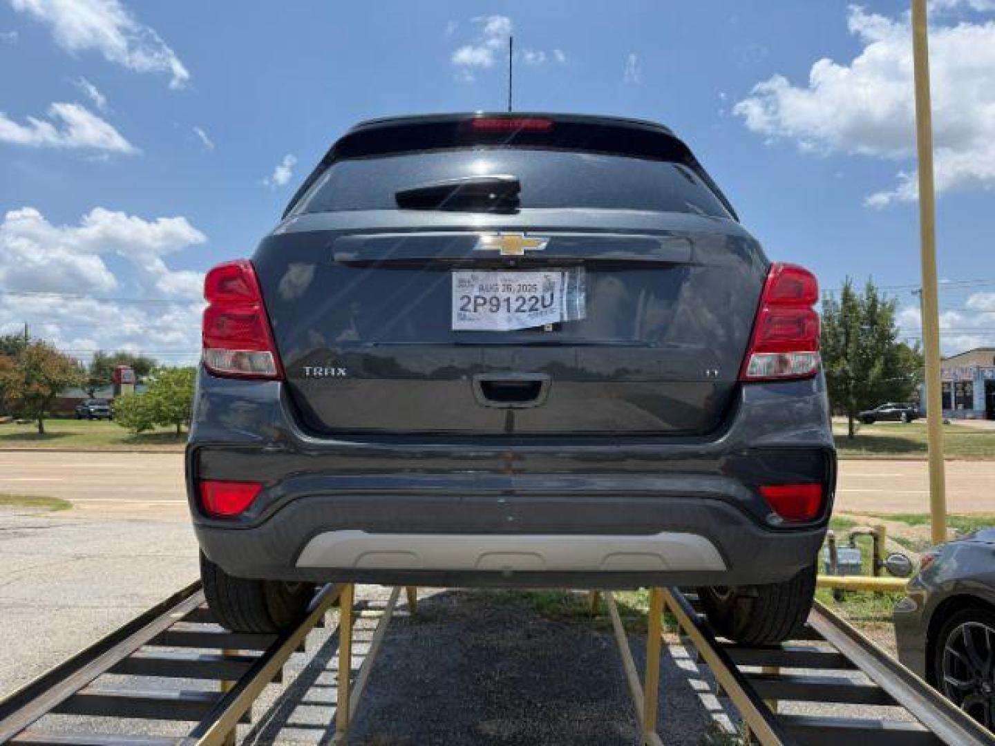 2018 GRAY Chevrolet Trax LT (3GNCJLSB5JL) with an ECOTEC 1.4L I-4 DOHC engine, located at 2715 W Pioneer Pkwy, Arlington, TX, 76013, (817) 265-9009, 32.710262, -97.153236 - Photo#6