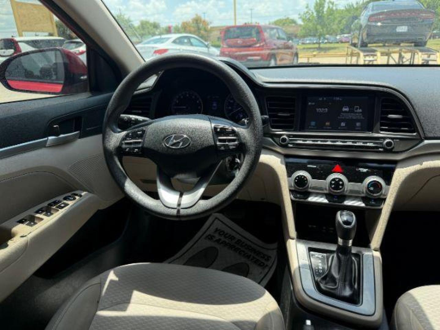 2019 RED Hyundai Elantra SEL (5NPD84LFXKH) with an Nu 2L I-4 DOHC engine, located at 2715 W Pioneer Pkwy, Arlington, TX, 76013, (817) 265-9009, 32.710262, -97.153236 - Photo#13