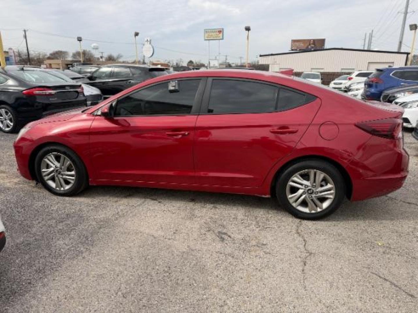2019 RED Hyundai Elantra SEL (5NPD84LFXKH) with an Nu 2L I-4 DOHC engine, located at 2715 W Pioneer Pkwy, Arlington, TX, 76013, (817) 265-9009, 32.710262, -97.153236 - Photo#21