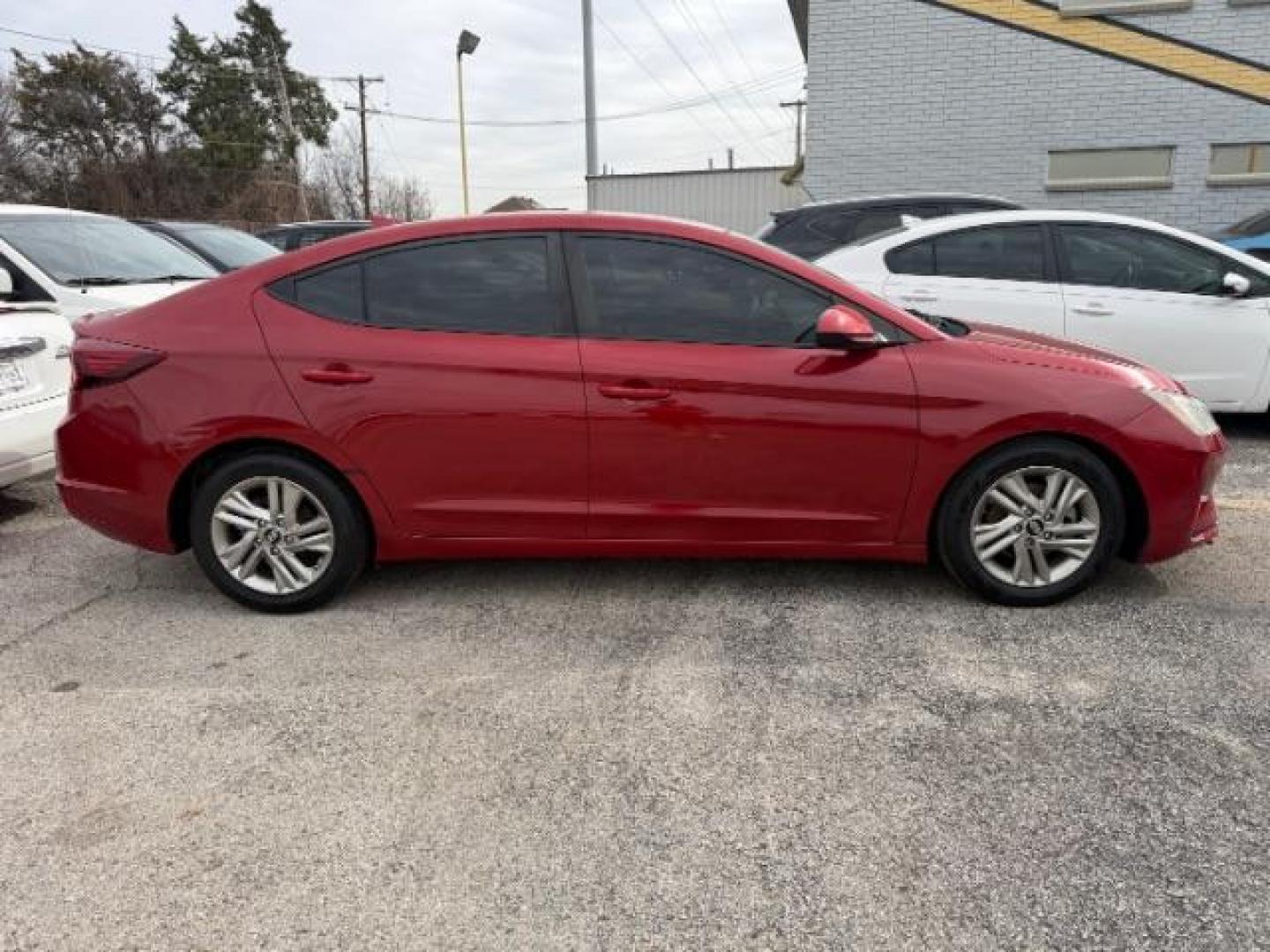2019 RED Hyundai Elantra SEL (5NPD84LFXKH) with an Nu 2L I-4 DOHC engine, located at 2715 W Pioneer Pkwy, Arlington, TX, 76013, (817) 265-9009, 32.710262, -97.153236 - Photo#24