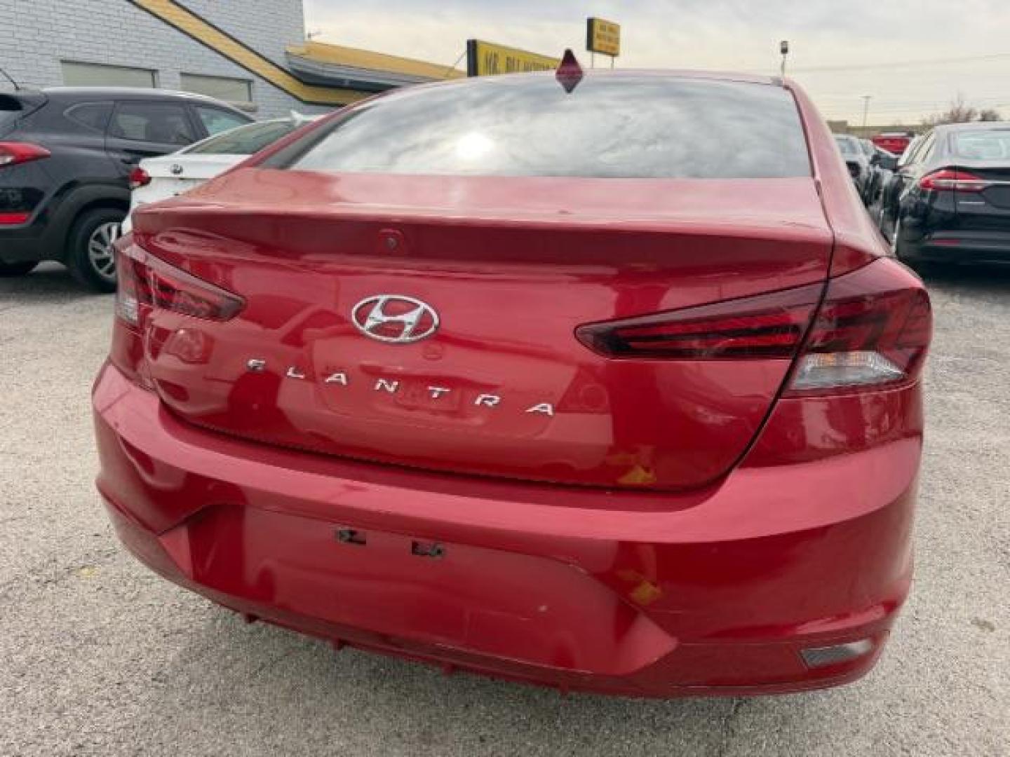 2019 RED Hyundai Elantra SEL (5NPD84LFXKH) with an Nu 2L I-4 DOHC engine, located at 2715 W Pioneer Pkwy, Arlington, TX, 76013, (817) 265-9009, 32.710262, -97.153236 - Photo#27