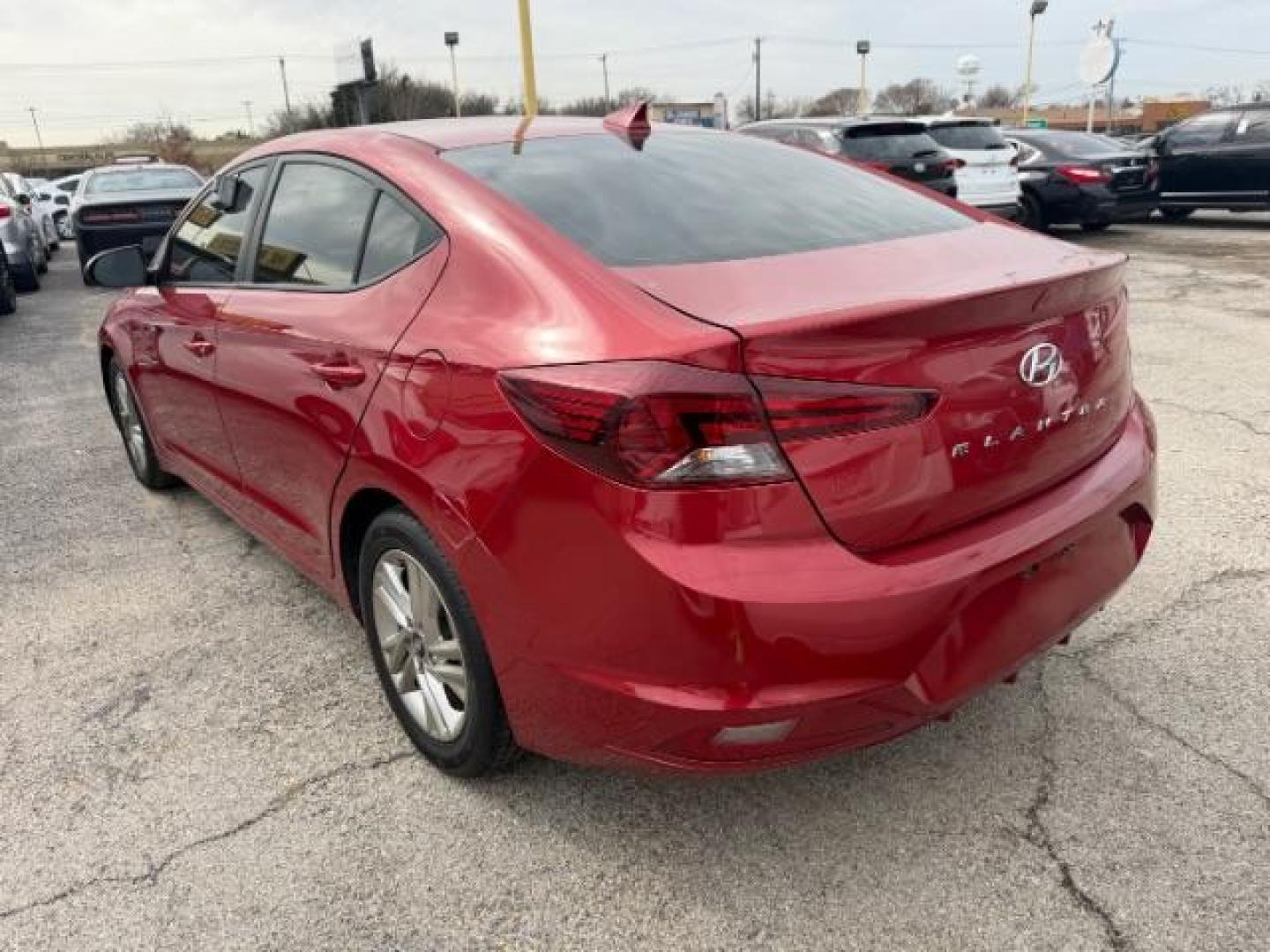 2019 RED Hyundai Elantra SEL (5NPD84LFXKH) with an Nu 2L I-4 DOHC engine, located at 2715 W Pioneer Pkwy, Arlington, TX, 76013, (817) 265-9009, 32.710262, -97.153236 - Photo#28