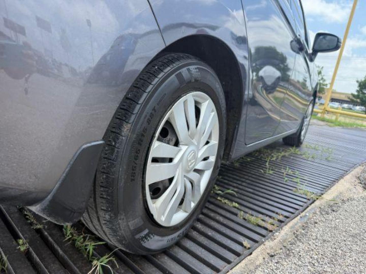 2016 GRAY Honda Fit LX CVT (JHMGK5H5XGX) with an 1.5L L4 SOHC 16V engine, Continuously Variable Transmission transmission, located at 2715 W Pioneer Pkwy, Arlington, TX, 76013, (817) 265-9009, 32.710262, -97.153236 - Photo#9