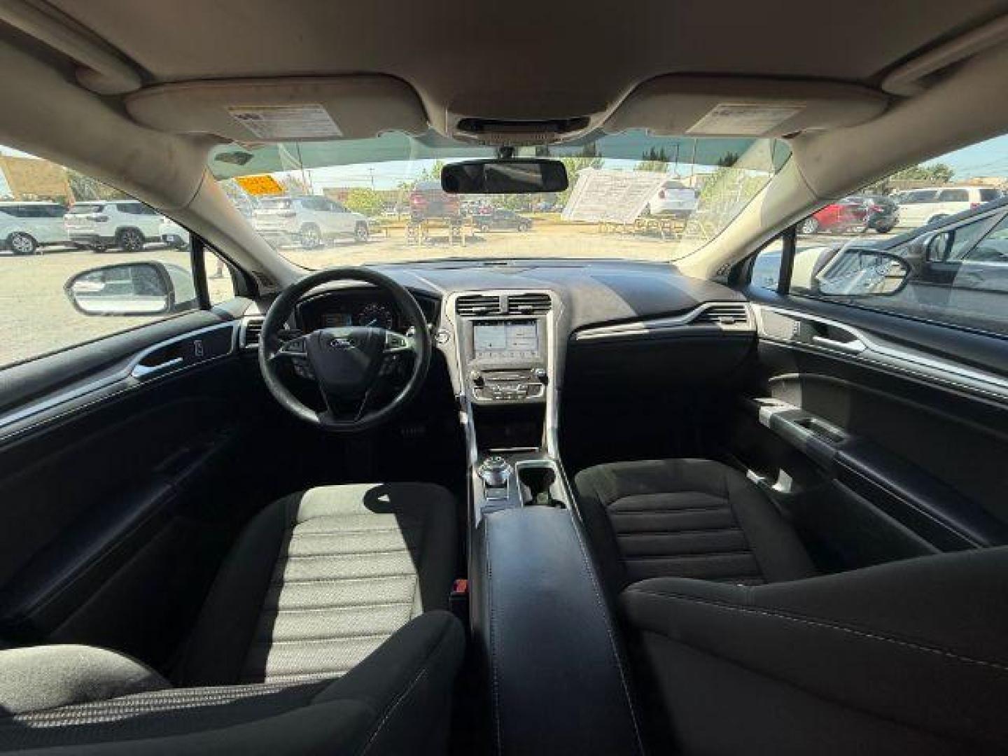 2018 WHITE Ford Fusion SE (3FA6P0HD7JR) with an 1.5L L4 DOHC 16V engine, 6-Speed Automatic transmission, located at 2715 W Pioneer Pkwy, Arlington, TX, 76013, (817) 265-9009, 32.710262, -97.153236 - Photo#13