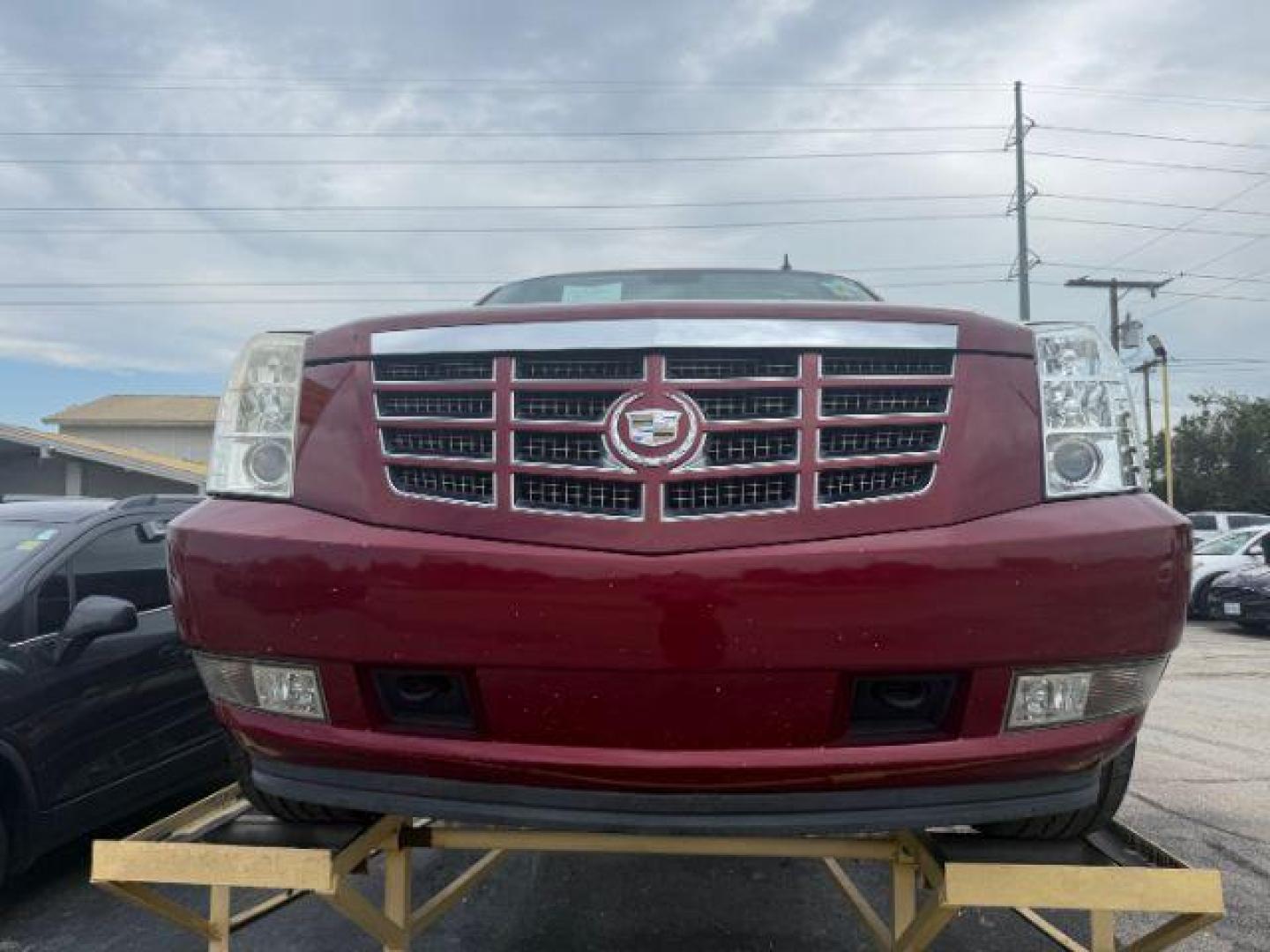 2009 MAROON Cadillac Escalade Standard (1GYFC23279R) with an Vortec 6.2L V-8 variable valve control engine, located at 2715 W Pioneer Pkwy, Arlington, TX, 76013, (817) 265-9009, 32.710262, -97.153236 - Photo#3