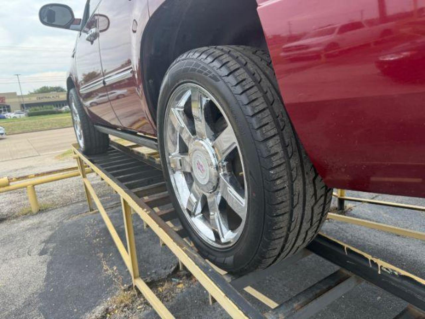 2009 MAROON Cadillac Escalade Standard (1GYFC23279R) with an Vortec 6.2L V-8 variable valve control engine, located at 2715 W Pioneer Pkwy, Arlington, TX, 76013, (817) 265-9009, 32.710262, -97.153236 - Photo#8