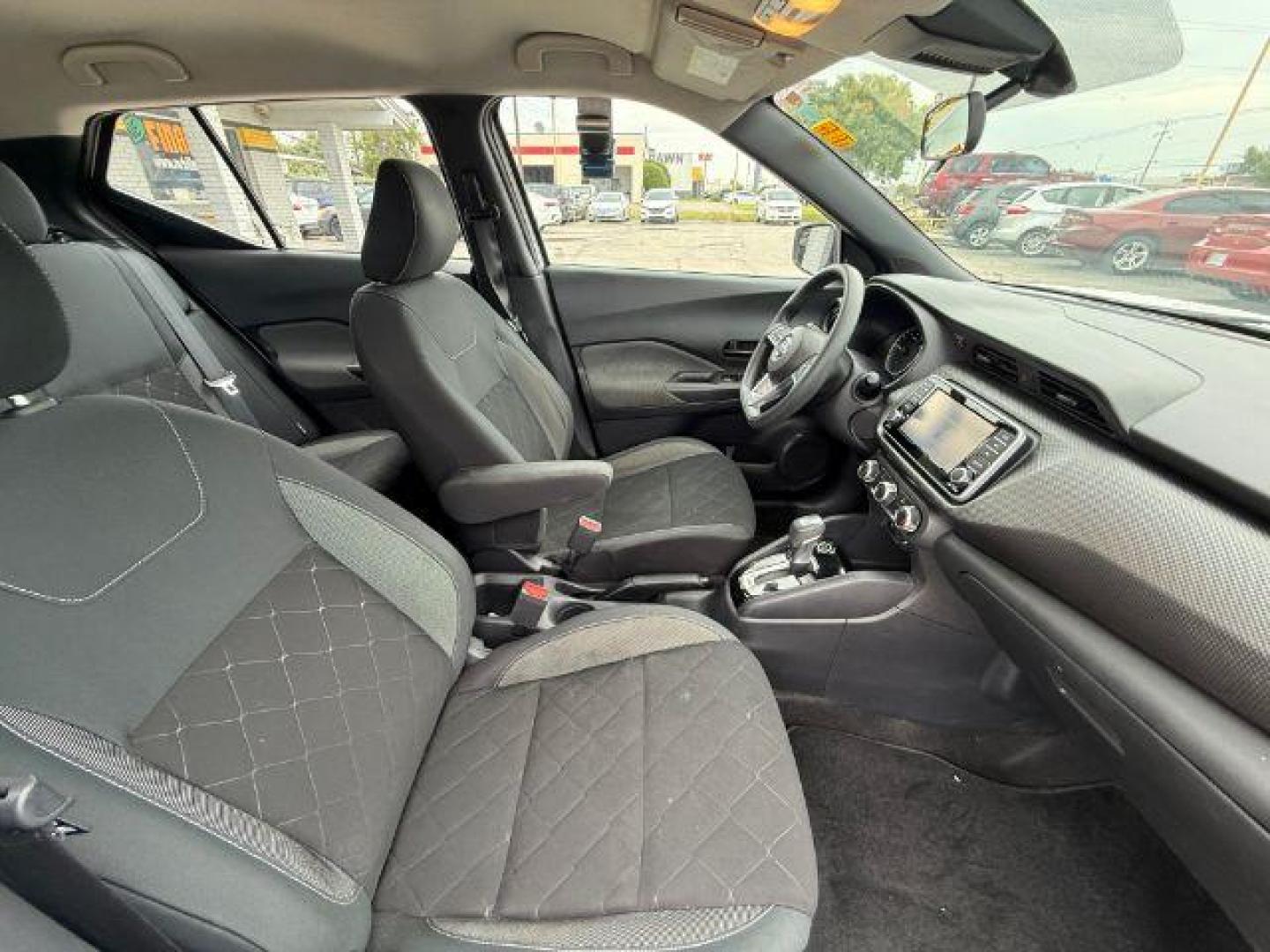 2020 WHITE Nissan Kicks S Xtronic CVT (3N1CP5BVXLL) with an 1.6L I-4 DOHC engine, located at 2715 W Pioneer Pkwy, Arlington, TX, 76013, (817) 265-9009, 32.710262, -97.153236 - Photo#11