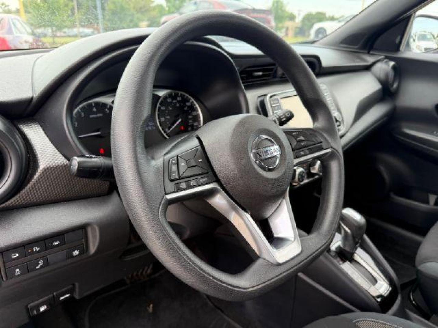 2020 WHITE Nissan Kicks S Xtronic CVT (3N1CP5BVXLL) with an 1.6L I-4 DOHC engine, located at 2715 W Pioneer Pkwy, Arlington, TX, 76013, (817) 265-9009, 32.710262, -97.153236 - Photo#15