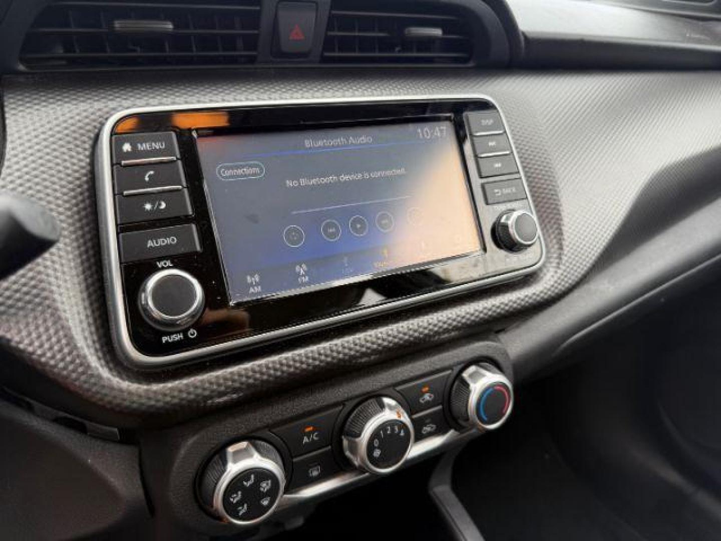 2020 WHITE Nissan Kicks S Xtronic CVT (3N1CP5BVXLL) with an 1.6L I-4 DOHC engine, located at 2715 W Pioneer Pkwy, Arlington, TX, 76013, (817) 265-9009, 32.710262, -97.153236 - Photo#17