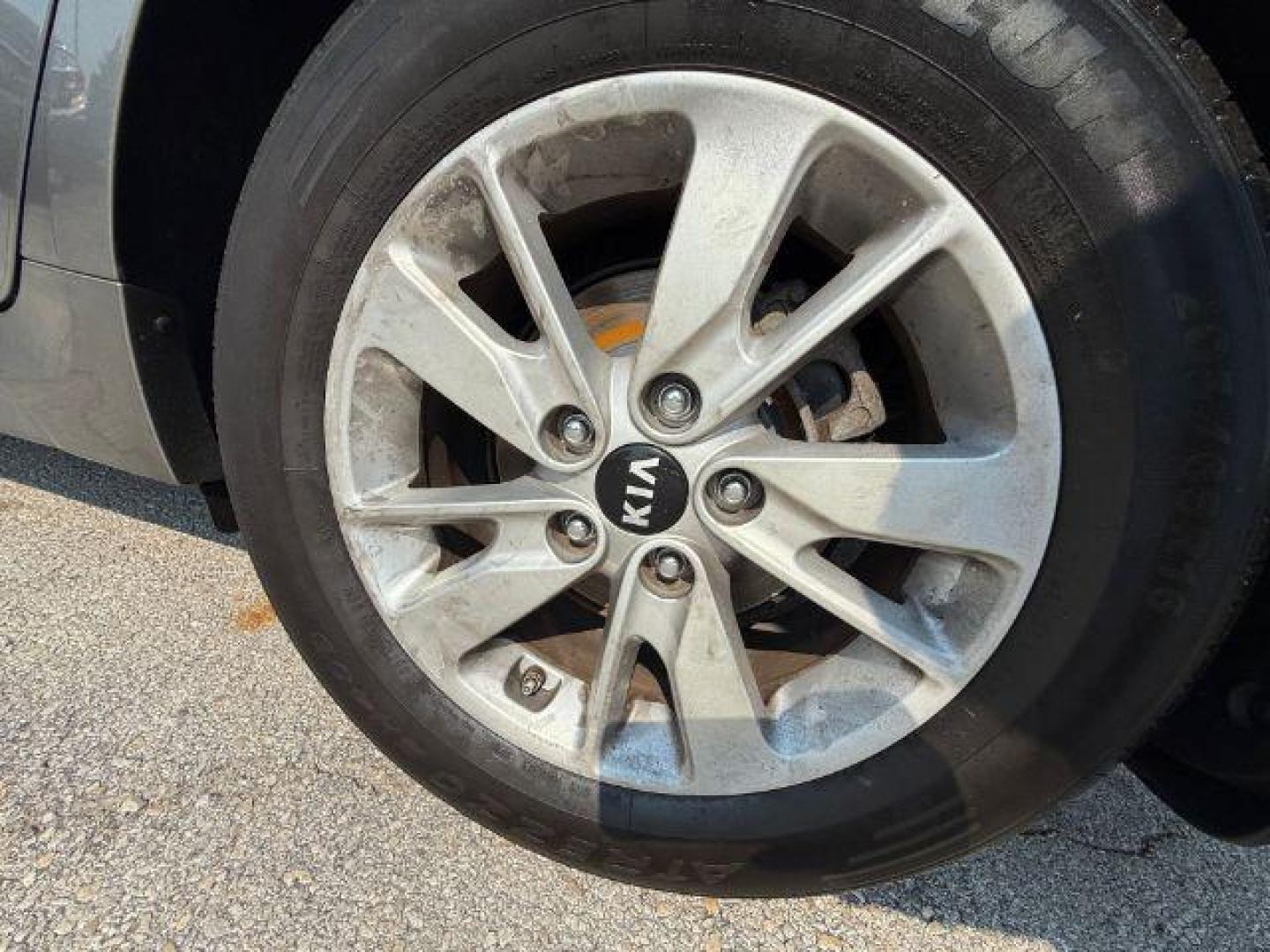 2016 GRAY Kia Optima LX (5XXGT4L31GG) with an Theta II 2.4L I-4 gasoline direct injection engine, located at 2715 W Pioneer Pkwy, Arlington, TX, 76013, (817) 265-9009, 32.710262, -97.153236 - Photo#10