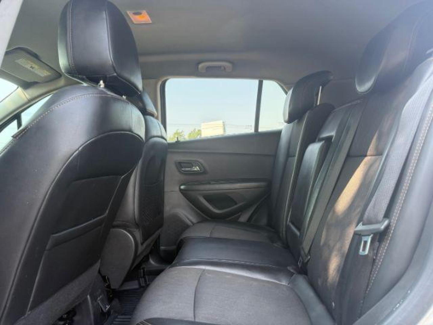 2021 SILVER Chevrolet Trax FWD LT (KL7CJLSB2MB) , located at 2715 W Pioneer Pkwy, Arlington, TX, 76013, (817) 265-9009, 32.710262, -97.153236 - Photo#9