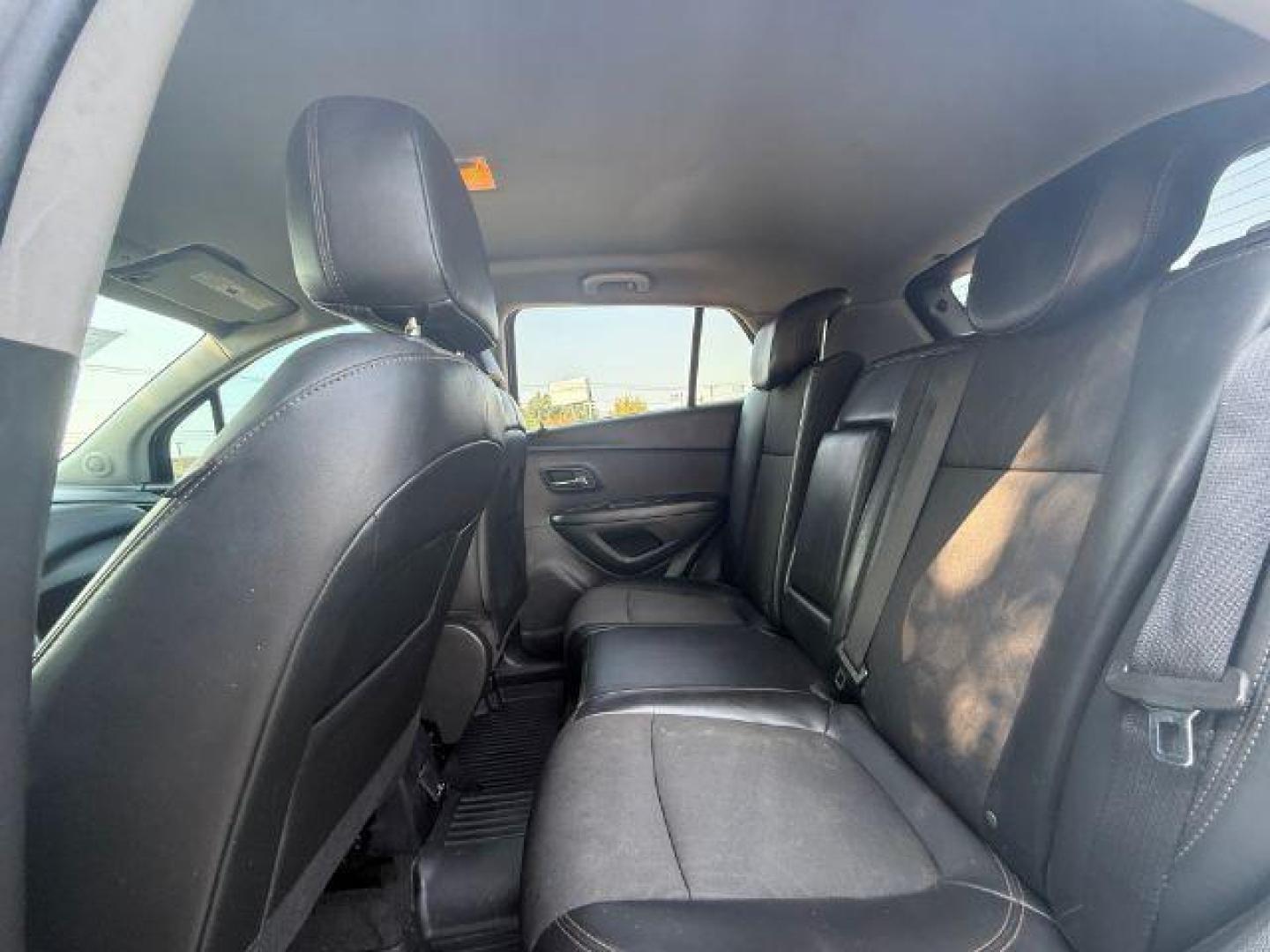 2021 SILVER Chevrolet Trax FWD LT (KL7CJLSB2MB) , located at 2715 W Pioneer Pkwy, Arlington, TX, 76013, (817) 265-9009, 32.710262, -97.153236 - Photo#10