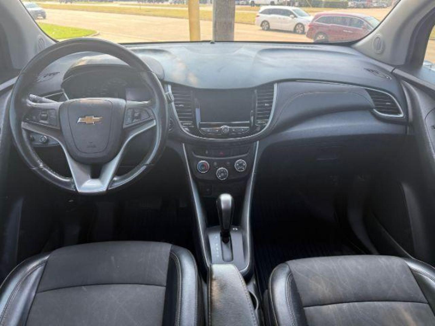 2021 SILVER Chevrolet Trax FWD LT (KL7CJLSB2MB) , located at 2715 W Pioneer Pkwy, Arlington, TX, 76013, (817) 265-9009, 32.710262, -97.153236 - Photo#11