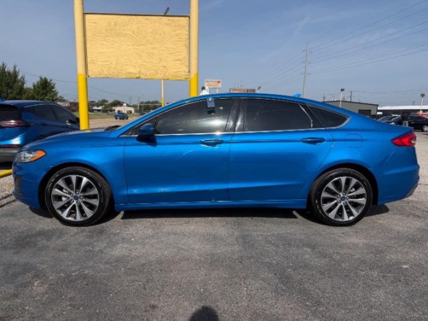 2019 BLUE Ford Fusion SE (3FA6P0T95KR) with an EcoBoost 2L I-4 gaso engine, located at 2715 W Pioneer Pkwy, Arlington, TX, 76013, (817) 265-9009, 32.710262, -97.153236- Photo#2