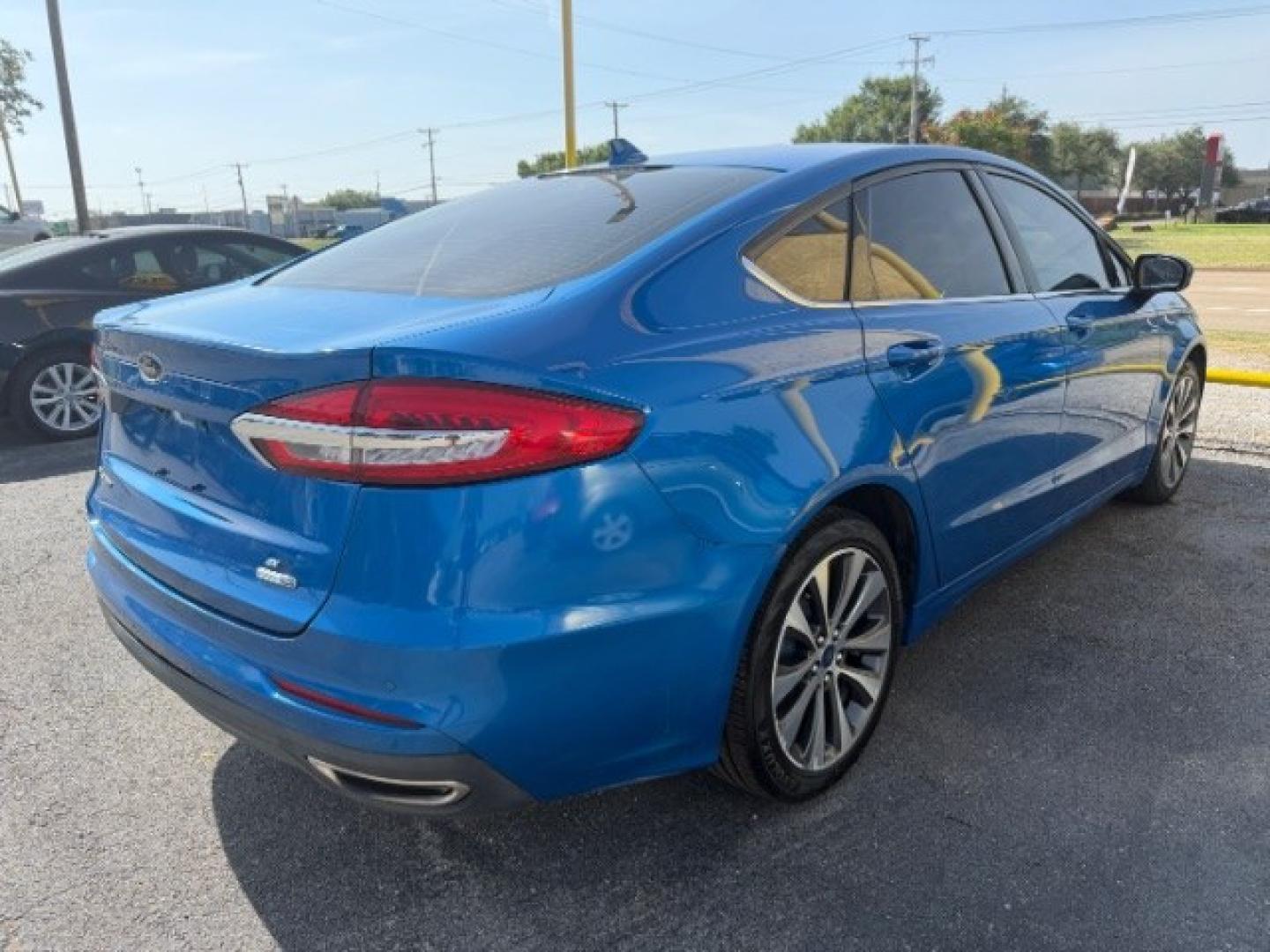 2019 BLUE Ford Fusion SE (3FA6P0T95KR) with an EcoBoost 2L I-4 gaso engine, located at 2715 W Pioneer Pkwy, Arlington, TX, 76013, (817) 265-9009, 32.710262, -97.153236- Photo#6