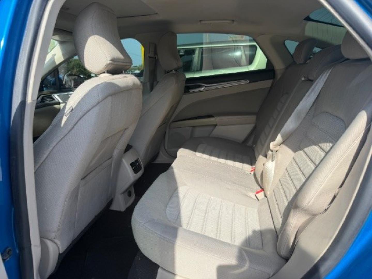 2019 BLUE Ford Fusion SE (3FA6P0T95KR) with an EcoBoost 2L I-4 gaso engine, located at 2715 W Pioneer Pkwy, Arlington, TX, 76013, (817) 265-9009, 32.710262, -97.153236- Photo#10