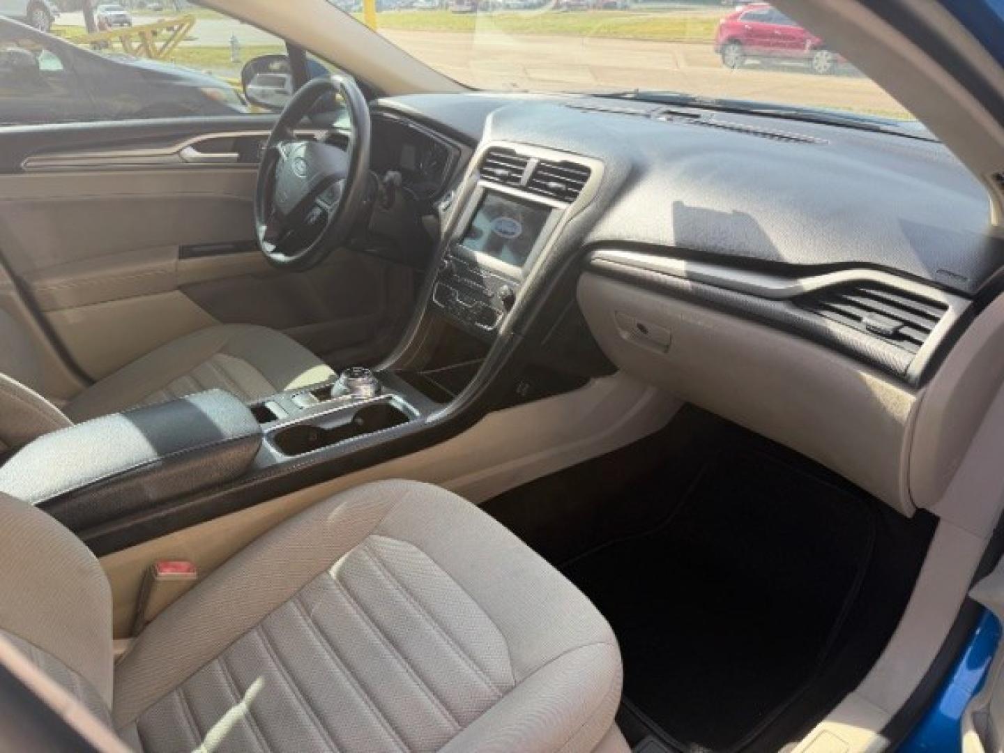 2019 BLUE Ford Fusion SE (3FA6P0T95KR) with an EcoBoost 2L I-4 gaso engine, located at 2715 W Pioneer Pkwy, Arlington, TX, 76013, (817) 265-9009, 32.710262, -97.153236- Photo#15