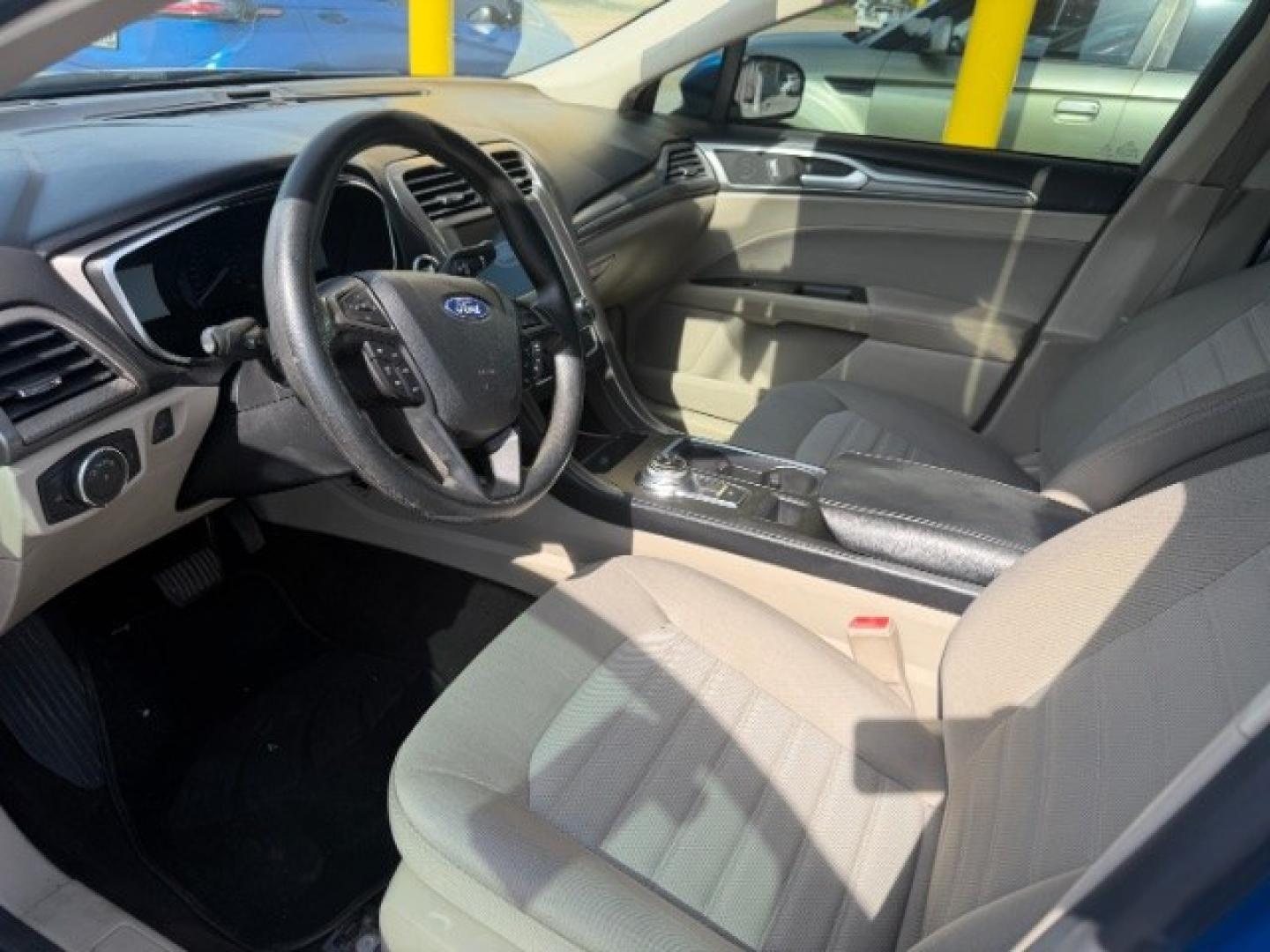2019 BLUE Ford Fusion SE (3FA6P0T95KR) with an EcoBoost 2L I-4 gaso engine, located at 2715 W Pioneer Pkwy, Arlington, TX, 76013, (817) 265-9009, 32.710262, -97.153236- Photo#16