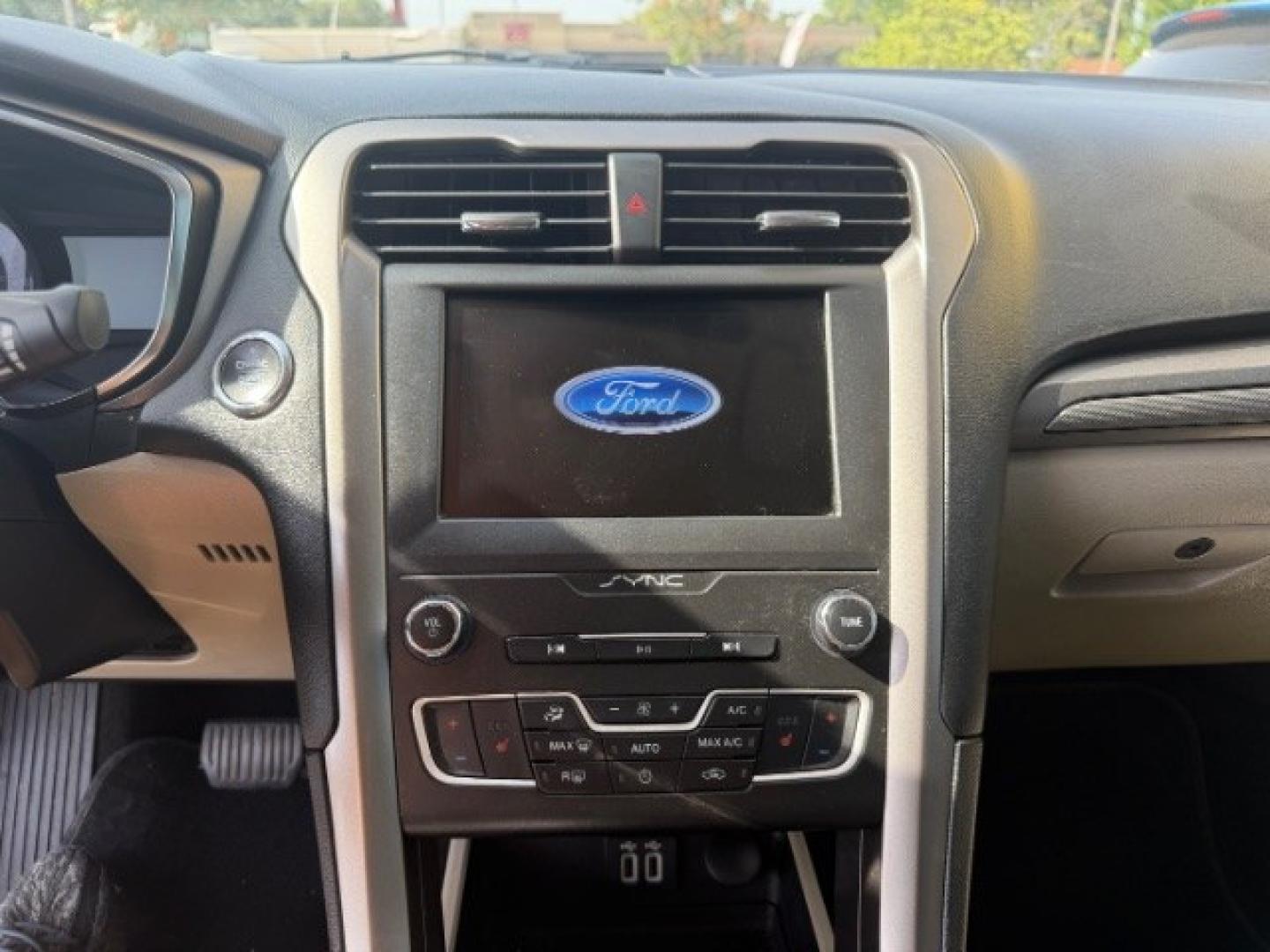 2019 BLUE Ford Fusion SE (3FA6P0T95KR) with an EcoBoost 2L I-4 gaso engine, located at 2715 W Pioneer Pkwy, Arlington, TX, 76013, (817) 265-9009, 32.710262, -97.153236- Photo#18