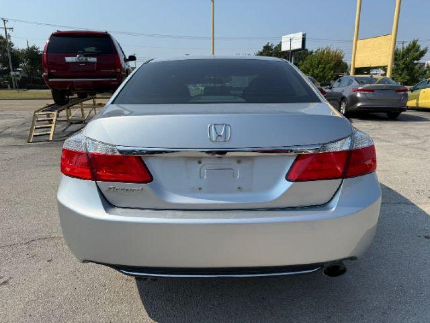 2013 SILVER Honda Accord LX (1HGCR2F35DA) with an 2.4L I-4 gasoline direct injection engine, located at 2715 W Pioneer Pkwy, Arlington, TX, 76013, (817) 265-9009, 32.710262, -97.153236 - Photo#8